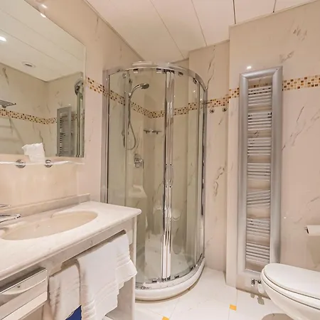 Dado International Szálloda 4*