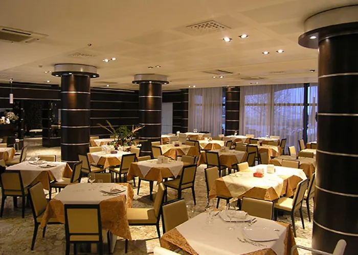 Dado International Hotel Parme