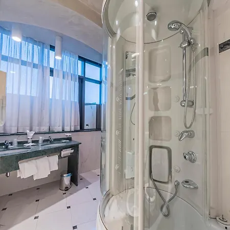 Ξενοδοχείο Dado International