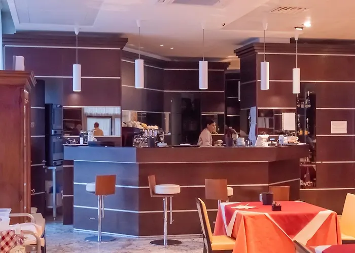 Hotel Dado International