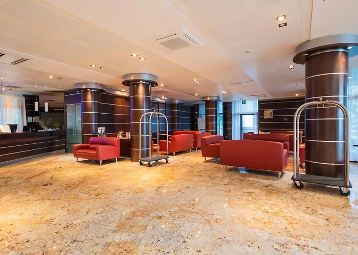 Hotel Dado International