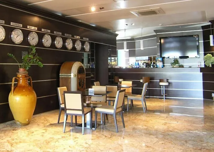 Hotel Dado International